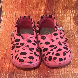 New Pink Leopard Toms